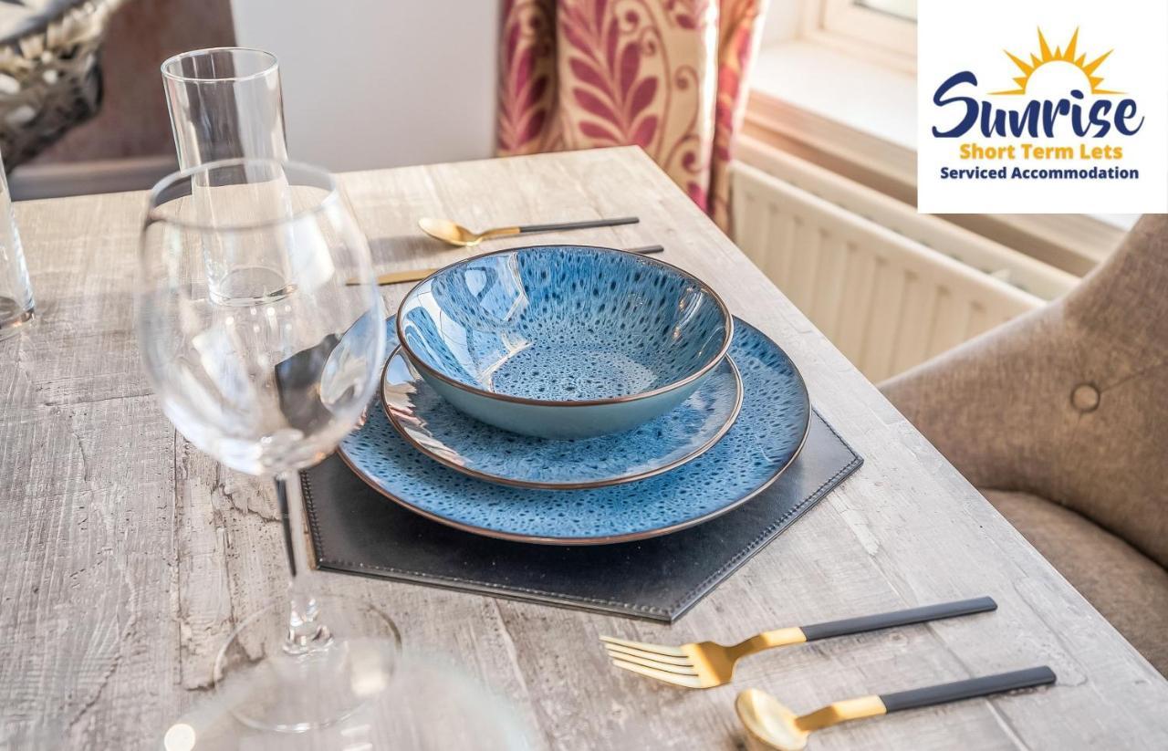 Presidential Apartment, Family Home, Luxury Bedrooms, 2 Rooms, 1 King Bed, 2 Single Beds, Free Wifi, Free Parking, Tourists, Business Travelers, Relocation, Beautiful River Views, - Long Stays, Invoice And Reduced Price Are Only Via Sunrise Short Let Dundee Exterior foto