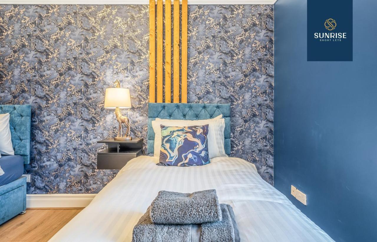 Presidential Apartment, Family Home, Luxury Bedrooms, 2 Rooms, 1 King Bed, 2 Single Beds, Free Wifi, Free Parking, Tourists, Business Travelers, Relocation, Beautiful River Views, - Long Stays, Invoice And Reduced Price Are Only Via Sunrise Short Let Dundee Exterior foto